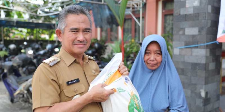 Wali Kota Khairul Harapkan Bantuan Tepat Sasaran dan Ringankan Beban Warga Kurang Mampu