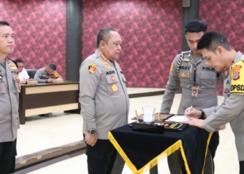 Tandatangani Fakta Integritas, Kapolda Serahkan RKA 2024 kepada Satker Jajaran Polda Kaltara