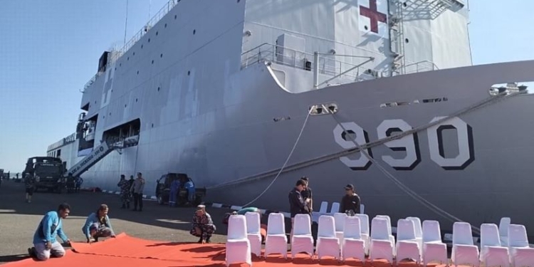 Sukseskan ERB 2024, TNI AL Kerahkan KRI dr. Soeharso Sasar Daerah 3T