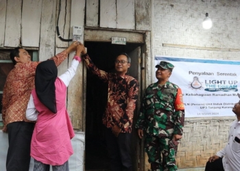 Awal Ramadan, PLN Sambung Listrik Gratis 2.920 Keluarga Prasejahtera Dari Donasi Pegawai di Berbagai Daerah