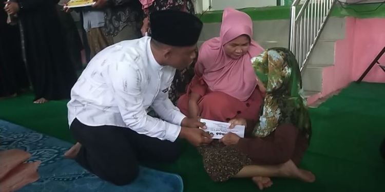 Bupati Syarwani Buka Puasa Bersama Warga Sekatak Buji