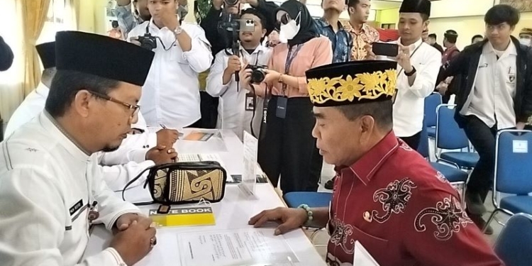 Gubernur Salurkan Zakat di Acara Kaltara Berzakat
