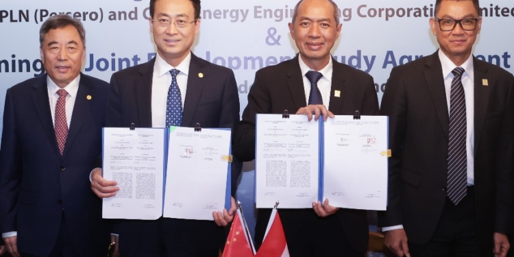 PLN Indonesia Power dan China Energy Sepakat Kaji Pengembangan Energi Hijau Skala Besar di Sulawesi