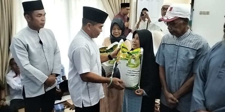 Pj Walikota Tarakan Buka Puasa Bersama Petugas Kebersihan dan Pertamanan