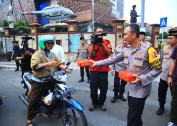 4 Jenderal Polri Kompak Bareng Polwan dan Wartawan Sebar Kebaikan di Ramadan