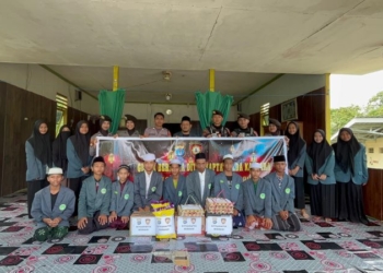 Momentum Ramadan, Ditsamapta Polda Kaltara Bagikan Paket Sembako kepada Santri