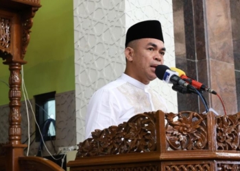 Pj Walikota Tarakan Salat idul Fitri di Masjid Baitul Izzah