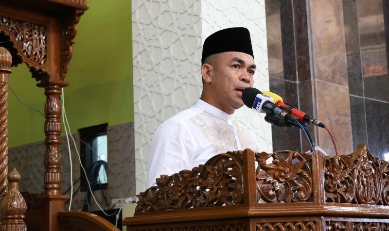 Pj Walikota Tarakan Salat idul Fitri di Masjid Baitul Izzah
