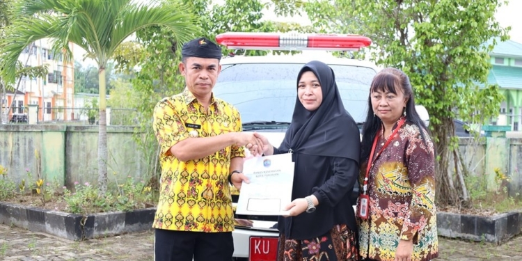 Tingkatkan Pelayanan Kesehatan, Pemkot Tarakan Serahkan 5 Unit Mobil Puskemas Keliling