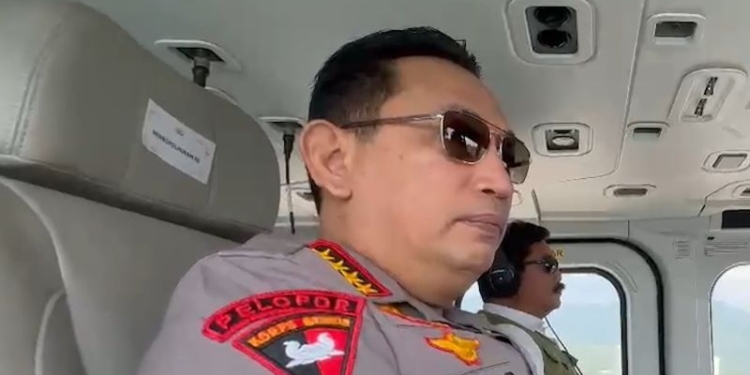Kapolri Naik Heli Bareng Menko Polhukam Tinjau Kesiapan Arus Mudik di Merak