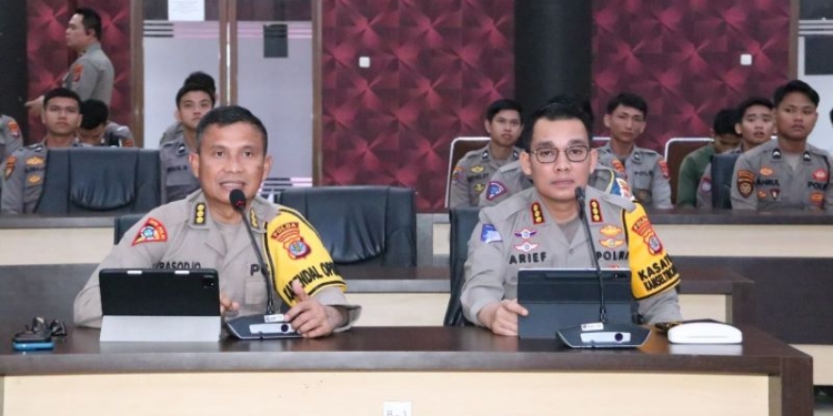 Kepala Biro Operasi Polda Kaltara, Kombes Pol Prasodjo Wibowo memberi pengarahan. (foto: Humas Polda Kaltara)