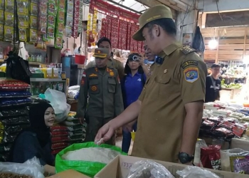 Sidak Pasar Jelang Idulfitri, Pj Walikota Tarakan Jamin Stok Tercukupi