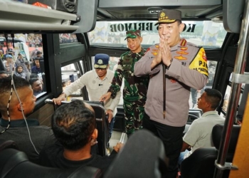 Tindaklanjuti Arahan Presiden, Kapolri Lepas Mudik Gratis Polri Presisi