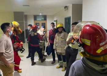 Pasien dan Pengunjung RSUD dr. H. Jusuf SK Keluar Rumah Sakit, Diduga Terjadi Kebakaran