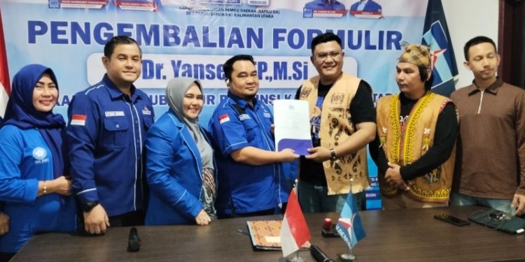 Kembalikan Formulir di Demokrat, Relawan Jaga Konsistensi Yansen TP di Bursa Pilgub Kaltara