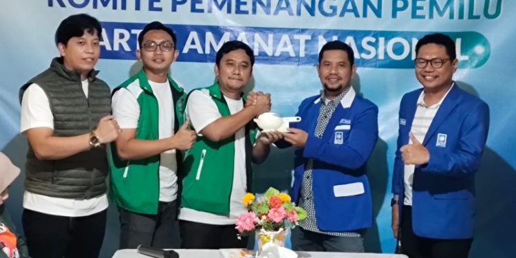 Kembalikan Formulir ke PAN, Ahmad Usman juga Serahkan Centong Nasi. Apa Maksudnya?