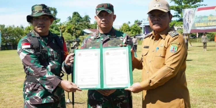 Wabup Hanafiah Dampingi Danrem 092/Maharajalila Tutup TMMD Wilayah Perbatasan ke-120