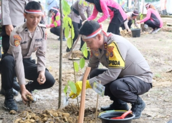 Tanam Pohon Serentak di Hari Bhayangkara ke-78