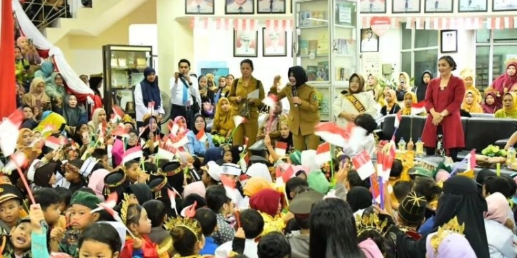 Bupati Laura Ingatkan Orang Tua, Terus Kawal Tumbuh Kembang Anak