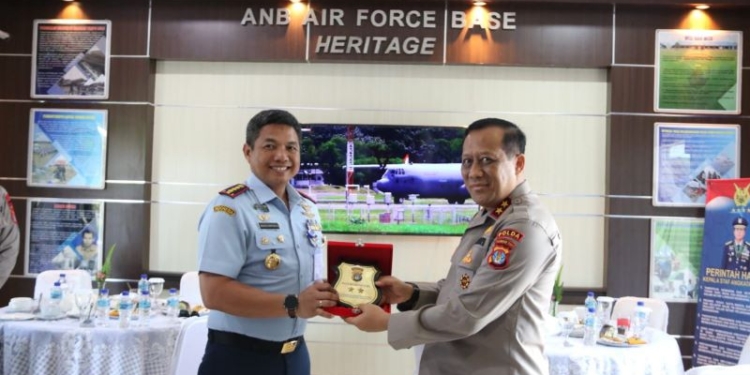 Kapolda Kaltara Silaturahmi ke Danlanud Anang Busra