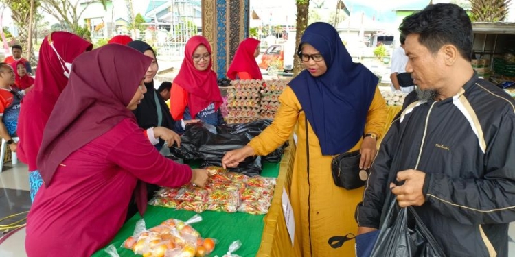 DPKP Kaltara dan Bulog Gelar Pasar Murah Semarakkan Hari Kemerdekaan ke-79 Republik Indonesia