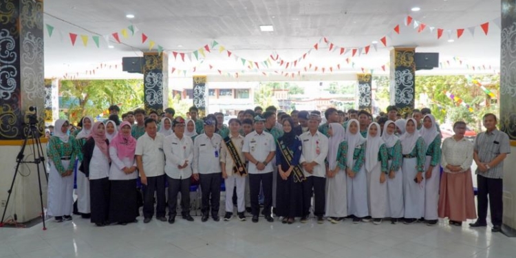 Dihadapan Siswa Sekolah, Gubernur Ingatkan Pentingnya Menjaga Kualitas Diri