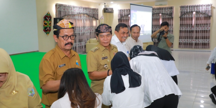 Ini Pesan Gubernur Pesan Pada Penerima Beasiswa UPA