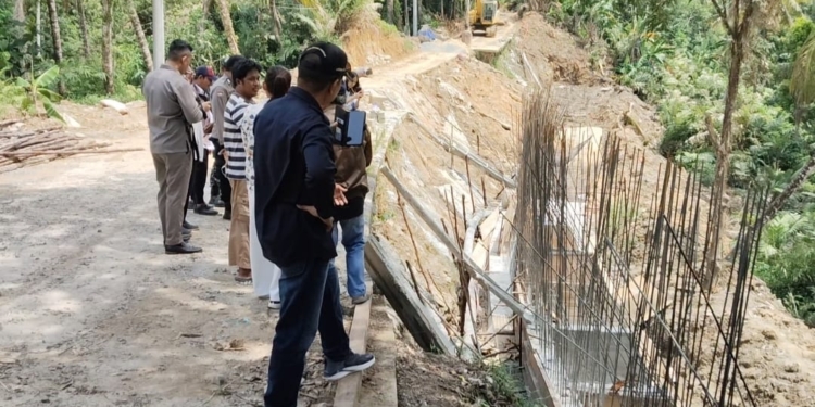 Pembangunan Siring Dikeluhkan Warga, Komisi III DPRD Tarakan Tinjau Pekerjaan