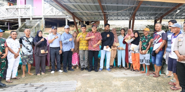 Pj. Wali Kota Tarakan dan Pjs. Gubernur Kaltara Serahkan Bantuan kepada Korban Kebakaran di Juwata Laut