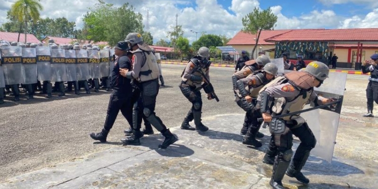 Ditsamapta dan Brimob Polda Kaltara Gelar Latihan Bersama Formasi Dalmas