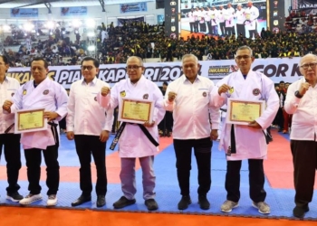 Kapolda Kaltara Terima Sabuk Hitam Kehormatan Inkanas pada Kejurnas Karate Piala Kapolri 2024