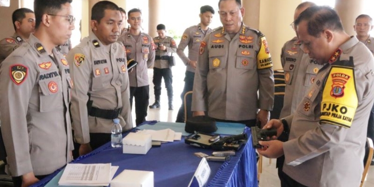 Kapolda Kaltara Pimpin Pemeriksaan Senpi dan Amunisi, Pastikan Kesiapan Operasional Maksimal