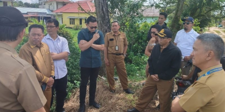 Pendangkalan Drainase hingga Pembuangan Limbah Medis RSUKT Disoroti Warga Sekitar