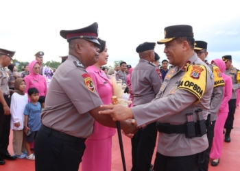 Kapolda Pimpin Upacara Kenaikan Pangkat Personel dan PNS Polda Kaltara