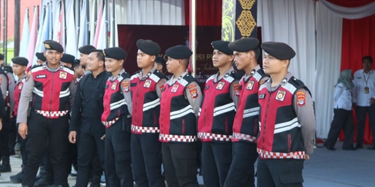 Personel Polda Kaltara Amankan Rapat Pleno Terbuka Penetapan Pasangan Cagub Kaltara