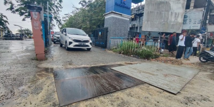 UPT Pelabuhan Tengkayu I Tarakan Inisiatif Perbaiki Jalan Berlubang