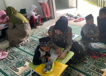 Peduli Generasi Bangsa, Polwan Polres Tarakan Jadi Guru Ngaji