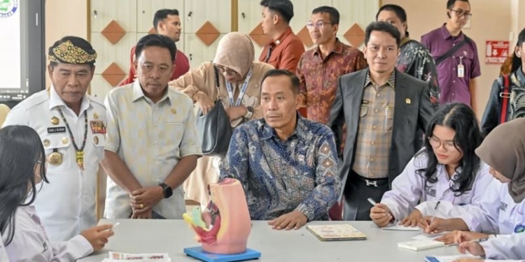 Ketua DPRD Kaltara Dampingi Kunjungan Wamen Dikti Saintek