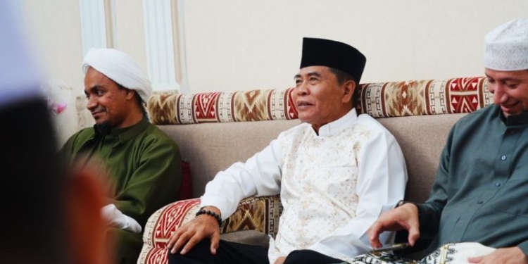 Bersama Ribuan Abnaulkhairaat, Gubernur Zainal Hadiri Haul Guru Tua ke-57