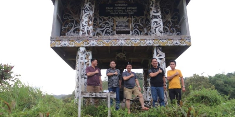 Wagub Ingkong Ala Ziarah ke Makam Leluhur, Raja Apau Kayan Lencau Ingan