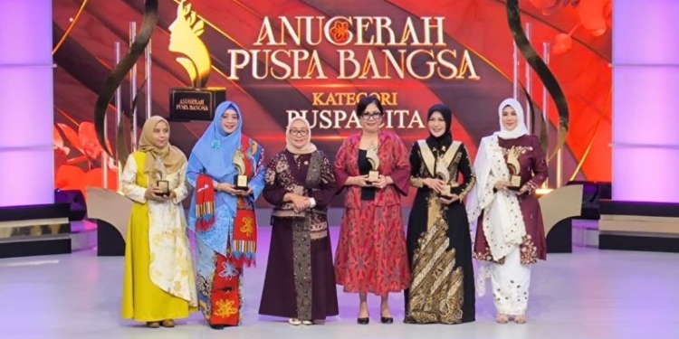 Di Hari Kartini, Ketua TP PKK Bulungan Raih Anugerah Puspa Bangsa 2025