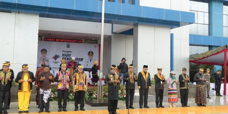 Gubernur Zainal Maknai Hardiknas Momen Pemerintah Tingkatkan Layanan Pendidikan