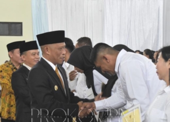 Bupati Syarwani Serahkan SK Pengangkatan 1.485 PPPK