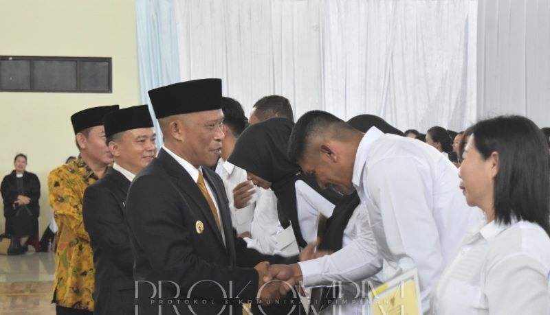 Bupati Syarwani Serahkan SK Pengangkatan 1.485 PPPK