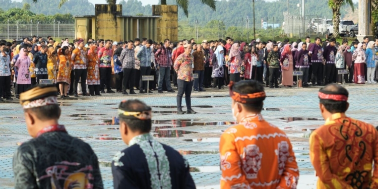 Harganas ke-32, Pj Sekprov Kaltara Ajak ASN Jadikan Keluarga Sebagai Fondasi Pembangunan Bangsa