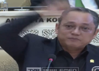 Di Depan Mendagri, Deddy Sitorus Menangis Bicara Kondisi Krayan