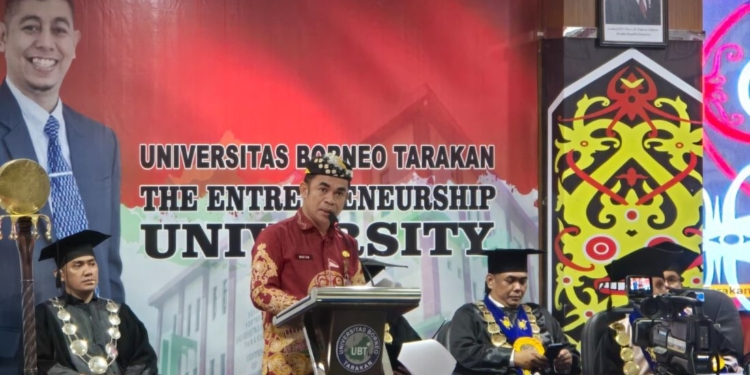 Wisuda UBT ke-40, Pj. Sekprov Ajak Lulusan Berkontribusi Pembangunan Bangsa dan Negara