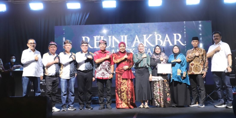 Gubernur Ajak Alumni SMPN 2 Tarakan Berkolaborasi Bangun Kaltara