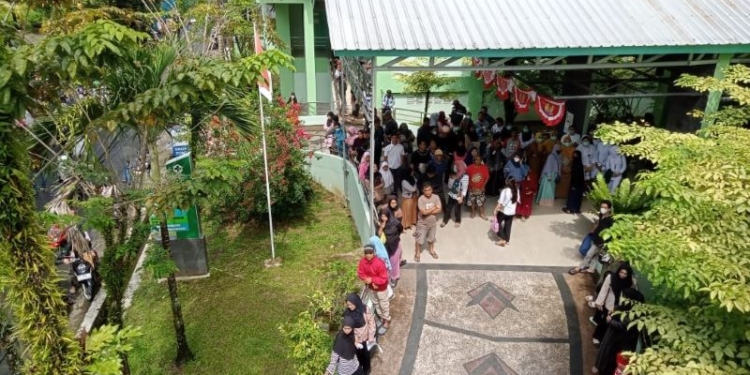 Asap Muncul dari Lantai Dua Puskesmas Karang Rejo, Petugas Evakuasi Pasien ke Luar