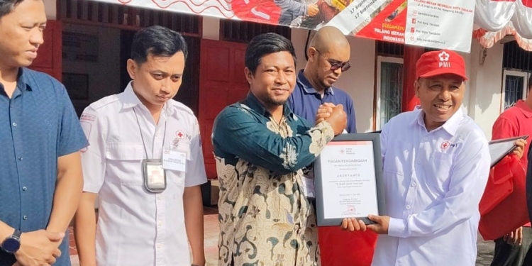 PMI Tarakan Apresiasi Kontribusi Pendonor Rutin dengan Penghargaan